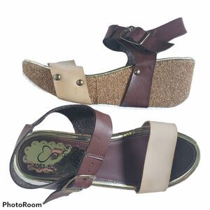 (WELL LOVED) SARY Gold Sparkle Wedge Sandals